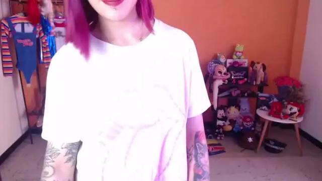 Image 6 of bradandmiahot Stream on Chaturbate on 12 months ago