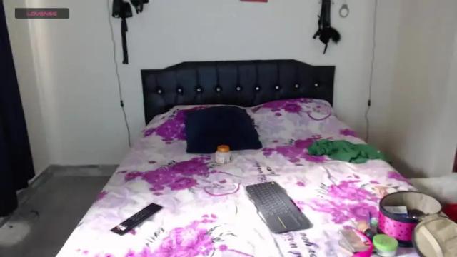 Image 11 of brattandmadison Stream on Chaturbate on 18 months ago