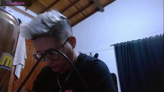Image 11 of brattandmadison Stream on Chaturbate on 5 months ago