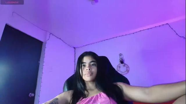 Image 10 of bratz_evans Stream on Chaturbate on 1 month ago