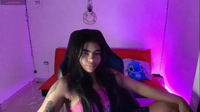 Image 2 of bratz_evans Stream on Chaturbate on 1 month ago