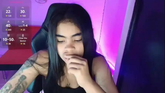 Image 8 of bratz_evans Stream on Chaturbate on 29 days ago