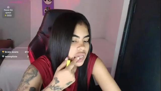 Image 8 of bratz_evans Stream on Chaturbate on 19 days ago