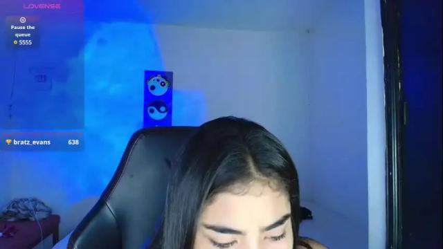 Image 7 of bratz_evans Stream on Chaturbate on 2 months ago