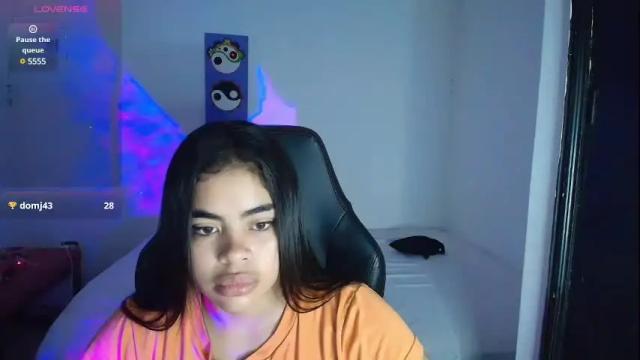Image 7 of bratz_evans Stream on Chaturbate on 2 months ago