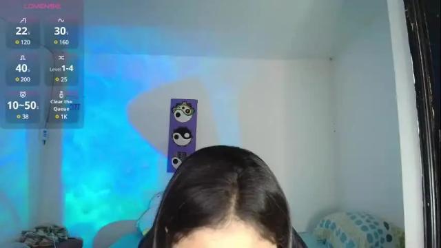 Image 3 of bratz_evans Stream on Chaturbate on 2 months ago