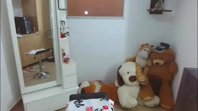 Image 7 of bratz_xx18 Stream on Chaturbate on 2 months ago