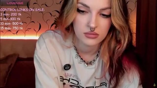 Image 12 of bratziedarsie Stream on Chaturbate on 29 days ago