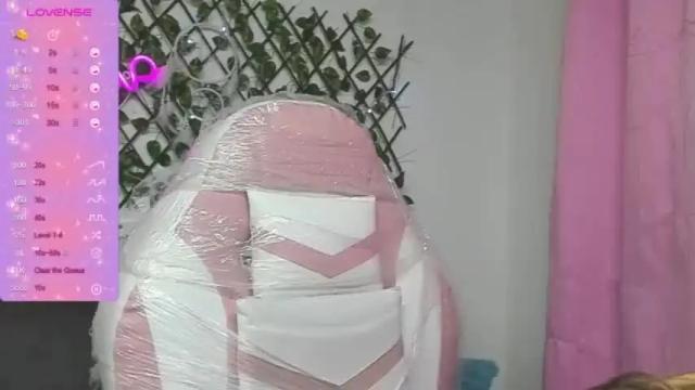 Image 11 of brenda__martin Stream on Chaturbate on 16 months ago