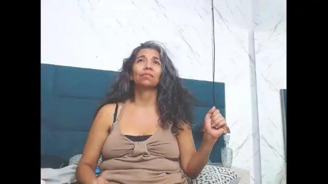 Image 12 of brenda_velasquez Stream on Chaturbate on 12 months ago