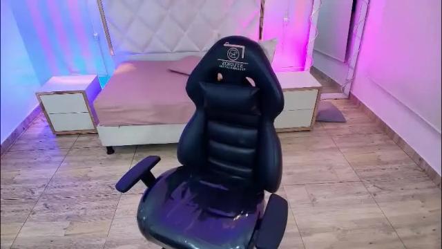 Image 3 of brendda_tay Stream on Chaturbate on 1 month ago