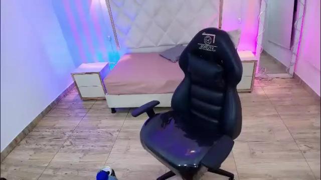 Image 2 of brendda_tay Stream on Chaturbate on 1 month ago