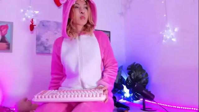 Image 7 of bri_cullen Stream on Chaturbate on 6 months ago
