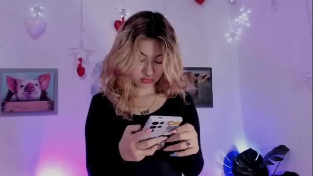 Image 2 of bri_cullen Stream on Chaturbate on 5 months ago