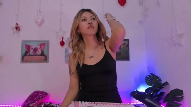 Image 4 of bri_cullen Stream on Chaturbate on 5 months ago