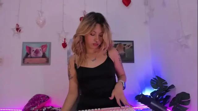 Image 6 of bri_cullen Stream on Chaturbate on 5 months ago