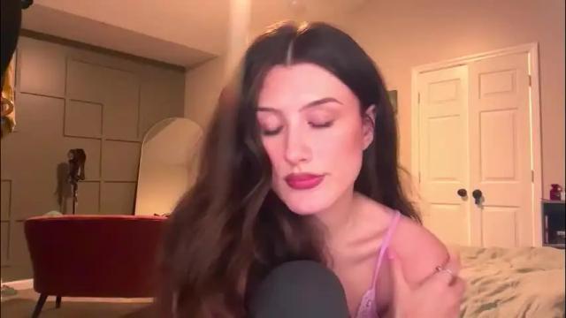 Image 7 of briadominick Stream on Chaturbate on 2 months ago