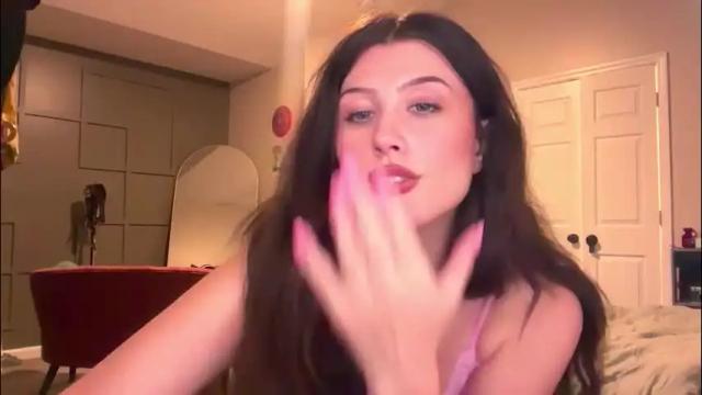 Image 8 of briadominick Stream on Chaturbate on 2 months ago