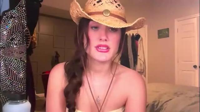 Image 3 of briadominick Stream on Chaturbate on 2 months ago