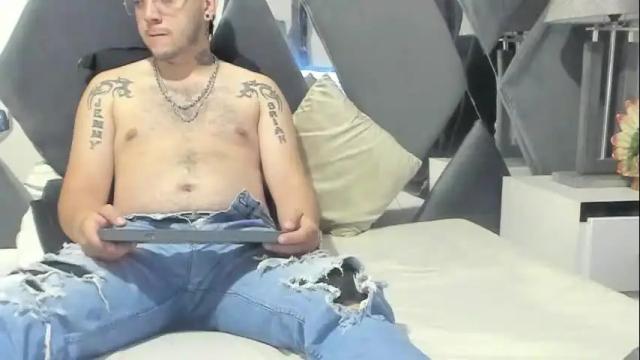 Image 11 of brian_chiki Stream on Chaturbate on 1 month ago