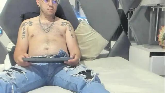Image 12 of brian_chiki Stream on Chaturbate on 1 month ago