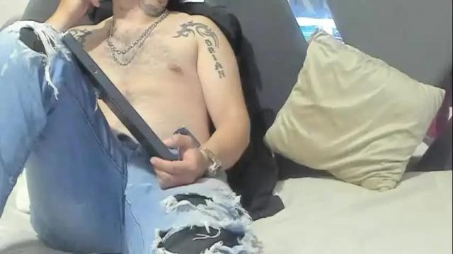 Image 4 of brian_chiki Stream on Chaturbate on 1 month ago