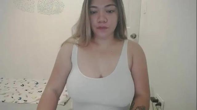 Image 2 of briana_lovexx Stream on Chaturbate on 1 month ago