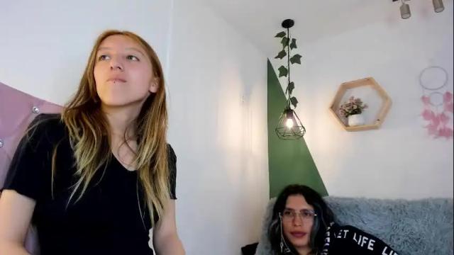 Image 4 of briarandblair Stream on Chaturbate on 1 month ago