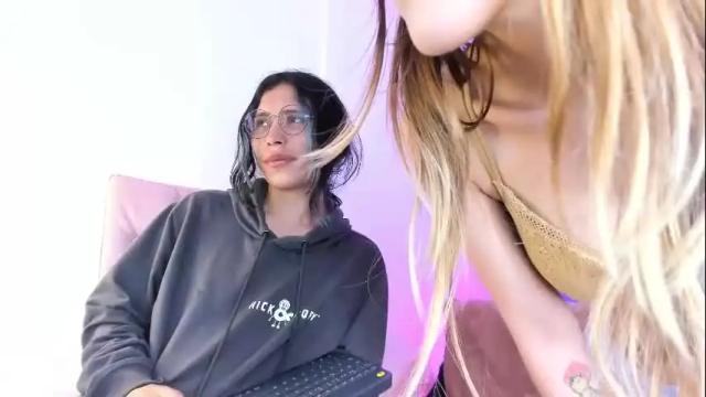 Image 8 of briarandblair Stream on Chaturbate on 1 month ago
