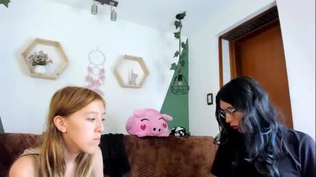 Image 11 of briarandblair Stream on Chaturbate on 1 month ago