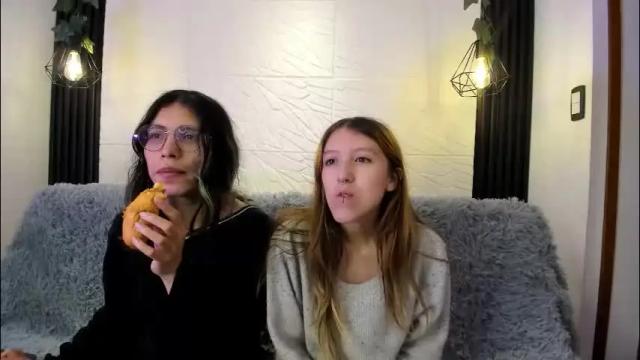 Image 7 of briarandblair Stream on Chaturbate on 2 months ago