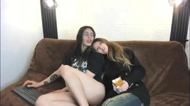 Image 7 of briarandblair Stream on Chaturbate on 2 months ago