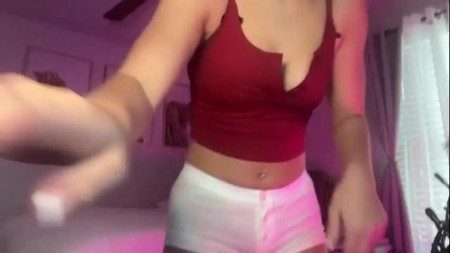 Image 4 of brielledaviss Stream on Chaturbate on 1 month ago