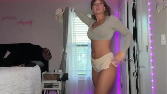 Image 4 of brielledaviss Stream on Chaturbate on 1 month ago