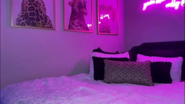 Image 4 of brielledaviss Stream on Chaturbate on 1 month ago