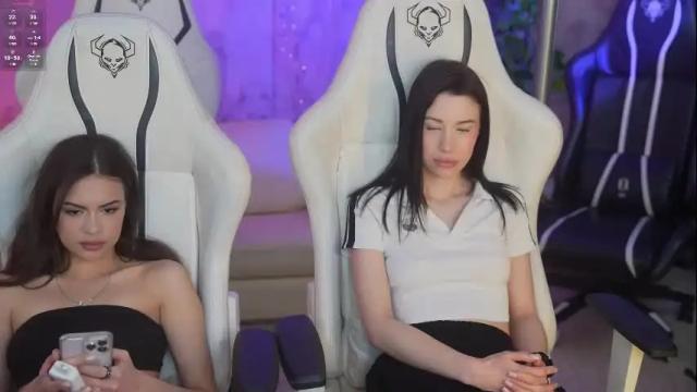 Image 2 of bright_diamonds_054 Stream on Chaturbate on 27 days ago