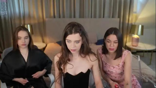 Image 10 of bright_diamonds_054 Stream on Chaturbate on 19 days ago
