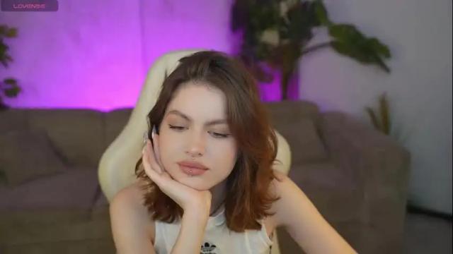 Image 11 of bright_diamonds_054 Stream on Chaturbate on 26 days ago