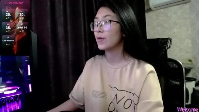 Image 12 of brightssmiles Stream on Chaturbate on 6 months ago