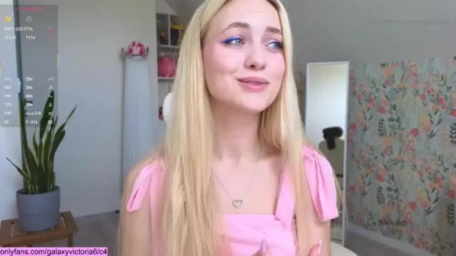 Image 2 of brilliantvictoria Stream on Chaturbate on 18 days ago