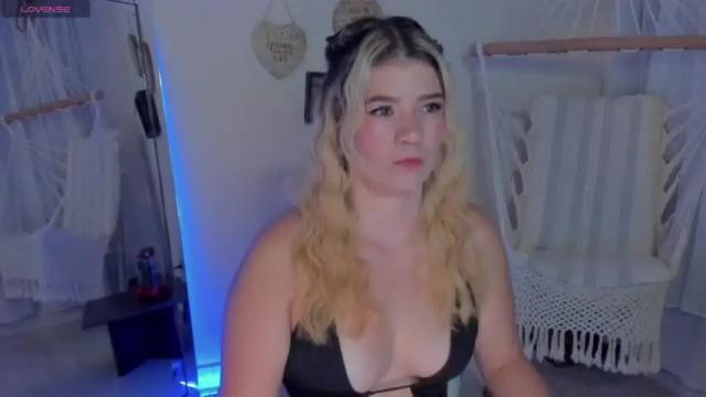 Image 3 of britanny_johnson1 Stream on Chaturbate on 15 months ago