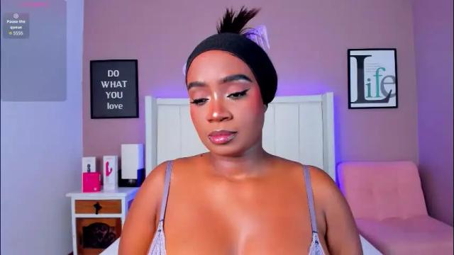 Image 3 of britanymooree Stream on Chaturbate on 1 month ago