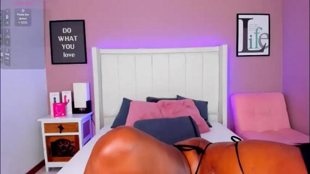 Image 3 of britanymooree Stream on Chaturbate on 1 month ago