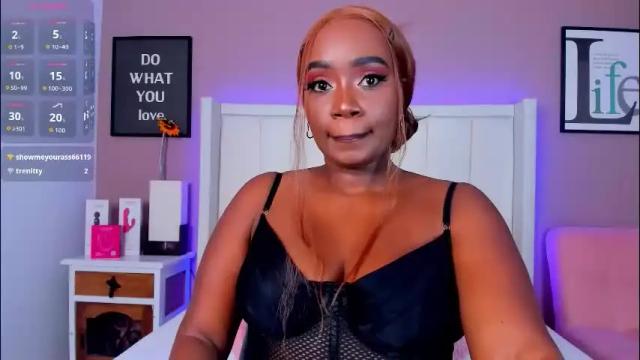 Image 8 of britanymooree Stream on Chaturbate on 28 days ago