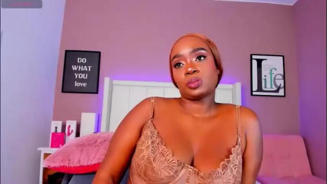 Image 6 of britanymooree Stream on Chaturbate on 26 days ago