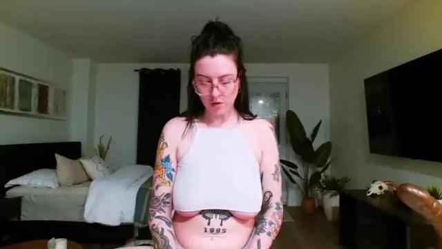 Image 3 of britbrattherat Stream on Chaturbate on 13 months ago