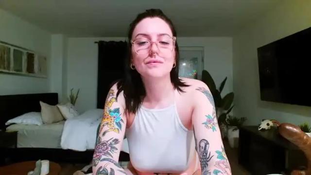 Image 7 of britbrattherat Stream on Chaturbate on 13 months ago