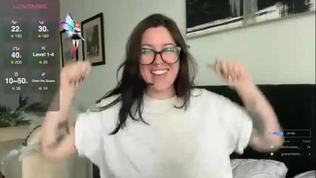 Image 10 of britbrattherat Stream on Chaturbate on 1 month ago