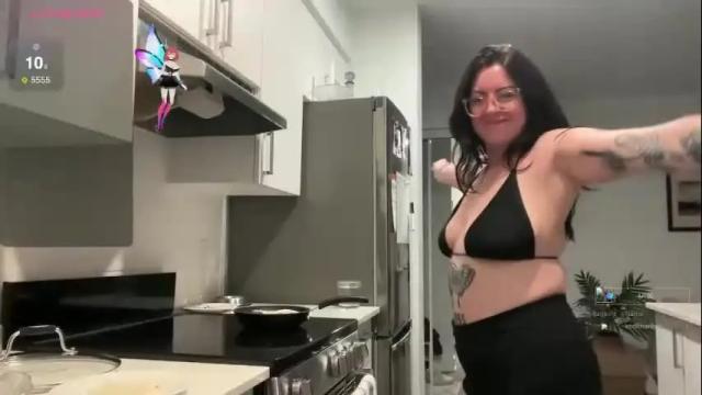 Image 3 of britbrattherat Stream on Chaturbate on 1 month ago