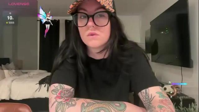 Image 4 of britbrattherat Stream on Chaturbate on 1 month ago